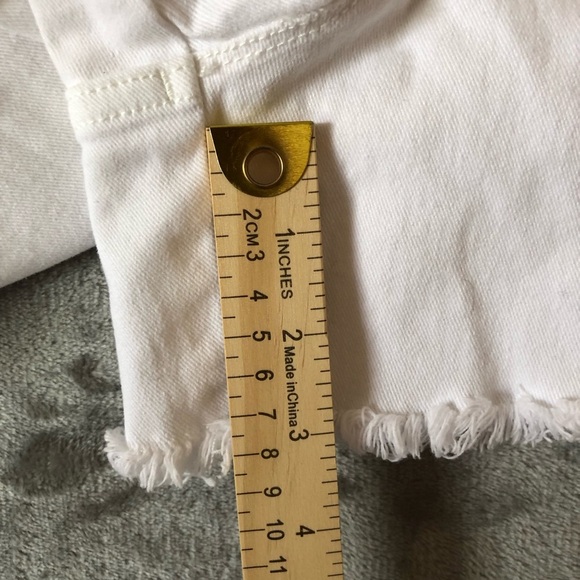 Time and Tru White Denim Shorts Size 14 High Rise Distressed Fringe Hem Summer - Picture 11 of 16